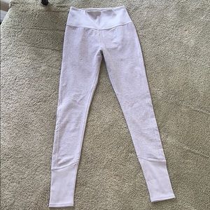 NEVER WORN ALO LOUNGE LEGGINGS